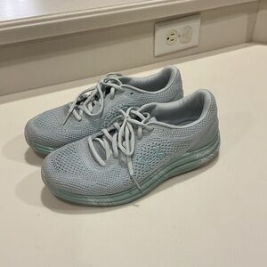 Under Armour Women's Sky Blue Athletic Shoes